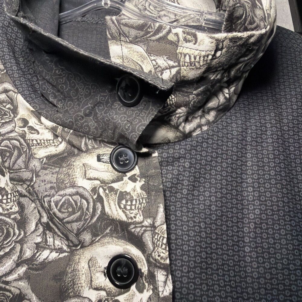 Women’s Black Gothic Skull Roses Shawl Collar Vest Size 1X - Picture 5 of 16
